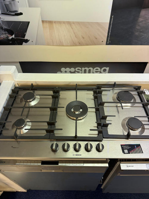 Bosch Series 6 PCR9A5B90 - Stainless steel 5 Zone Gas Hob - Display